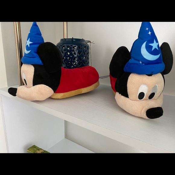 🌙⭐️NWT Mickey Mouse Slippers🌙⭐️ - Picture 3 of 6
